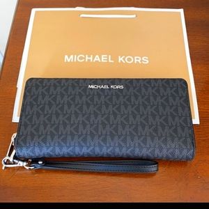 Michael Kors jet set travel continental wallet black canvas